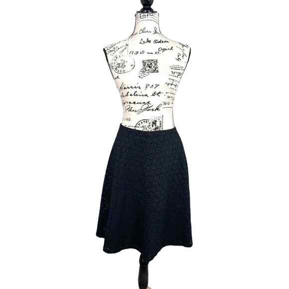GAP A-Line Skirt Knee Length Floral Eyelet Black Cotton Women Size 4 - Picture 2 of 7
